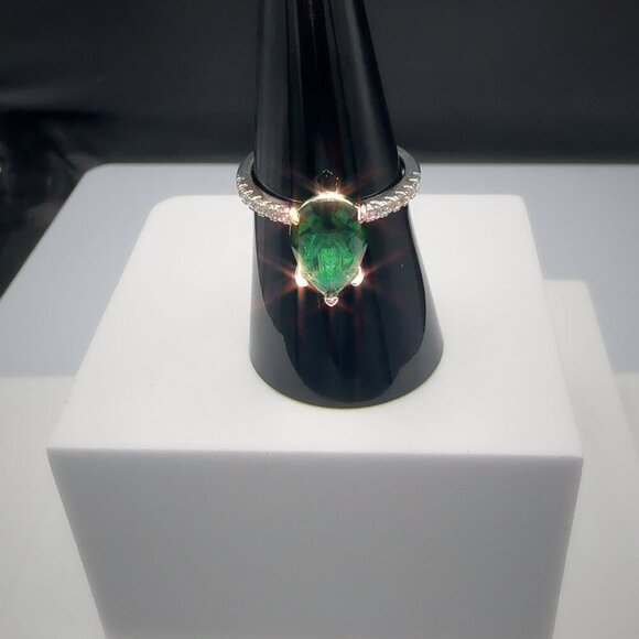 Sterling Silver Ring With Pear-Cut Green Gemstone & Pave Accent Stones Size 6 - Picture 8 of 10